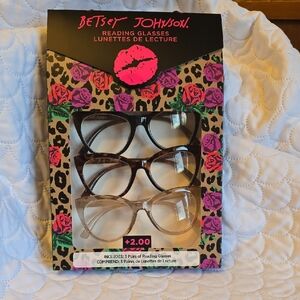 Betsey Johnson Womens 3-pack of reading glasses +2.00 magnification NIB